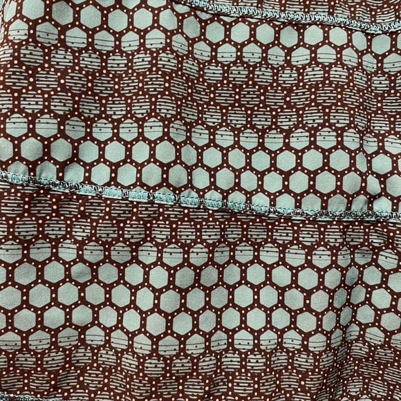 Lululemon Pacesetter Skirt, size 8 tall - Picture 4 of 6